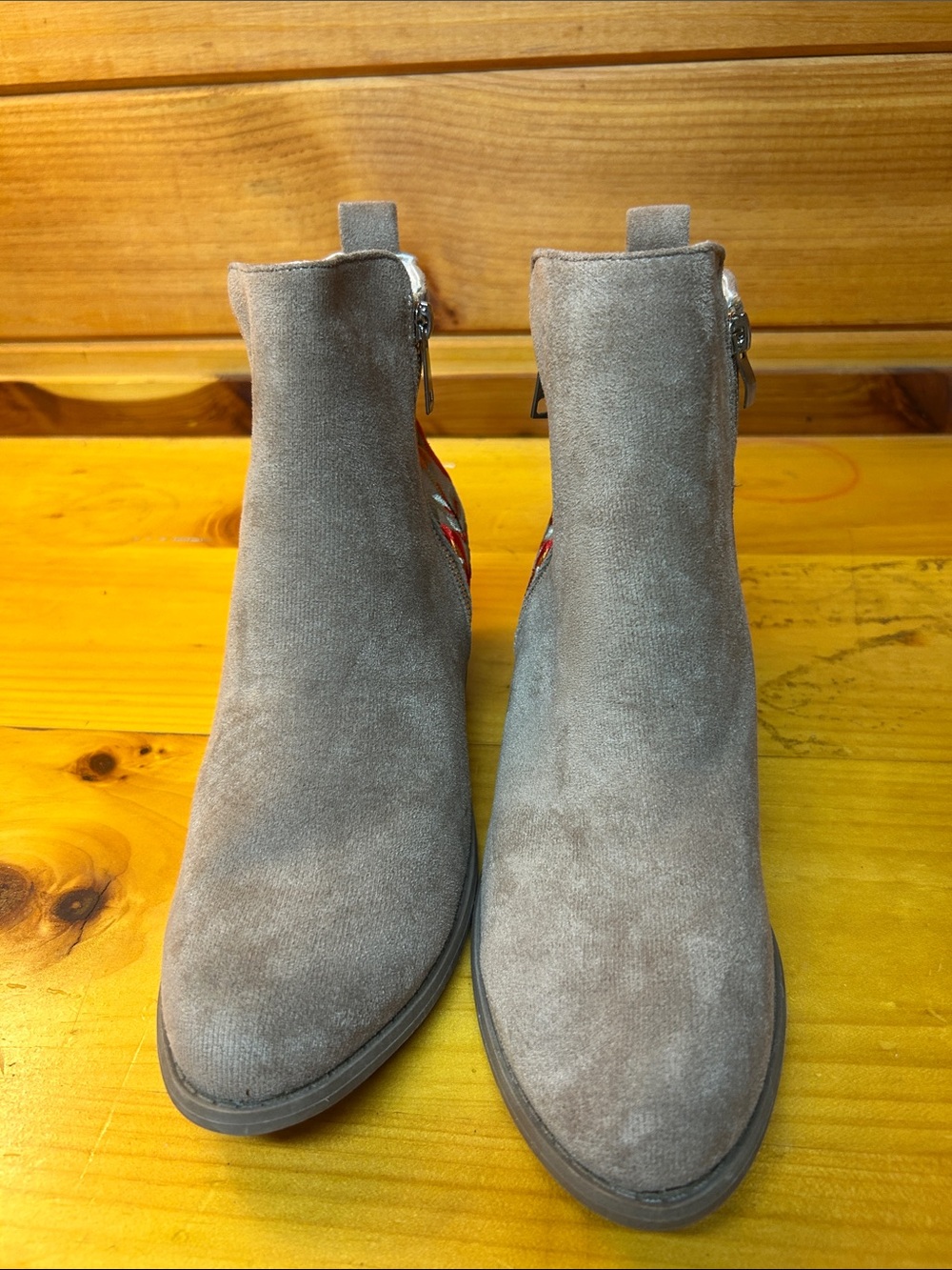 Source Unknown Women's Suede Ankle Boots in Taupe Gray